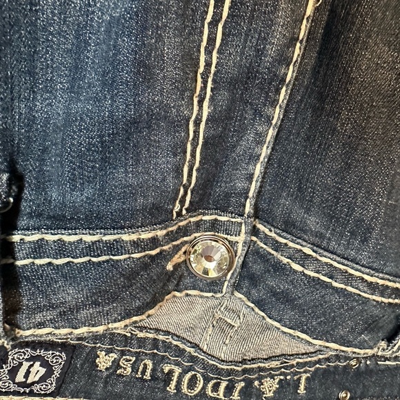 L.A. Idol Blue Ankle Cropped Jeans with Embroidered Detail - Picture 6 of 10